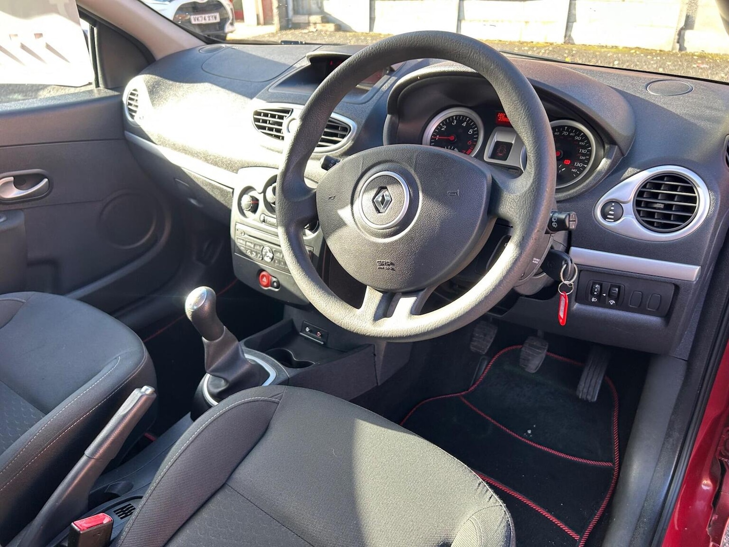 Used Renault Clio 2010 for sale - 76963233: Photo 11