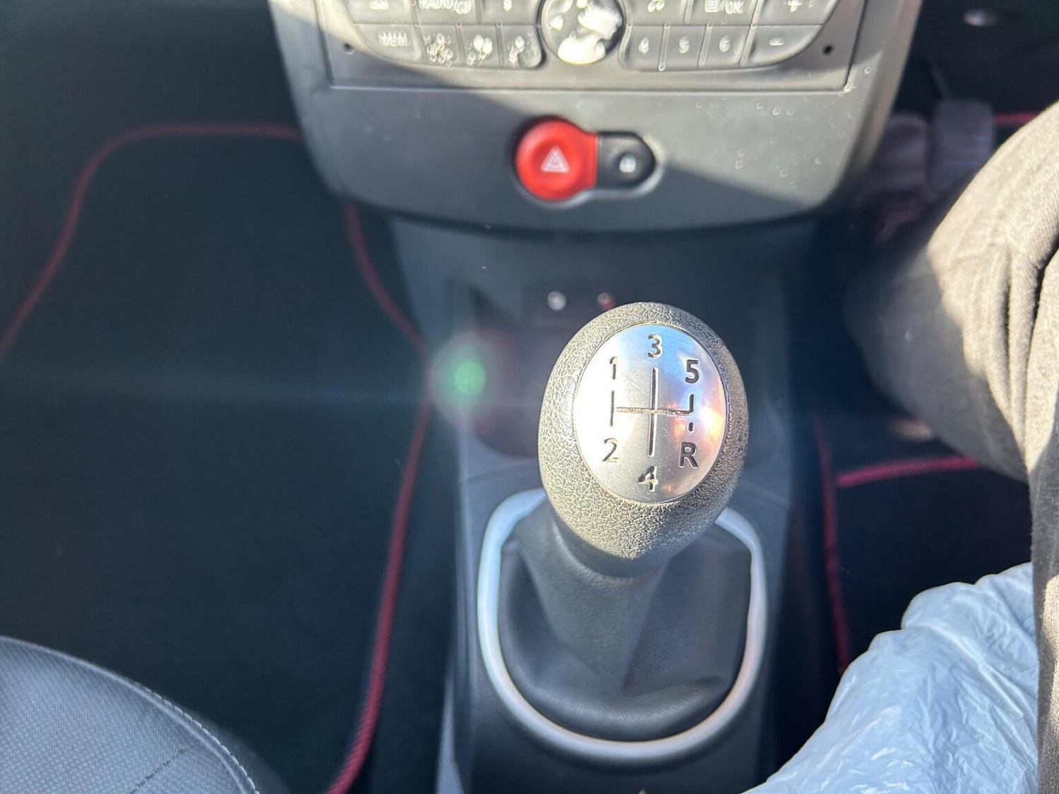 Used Renault Clio 2010 for sale - 76963233: Photo 14