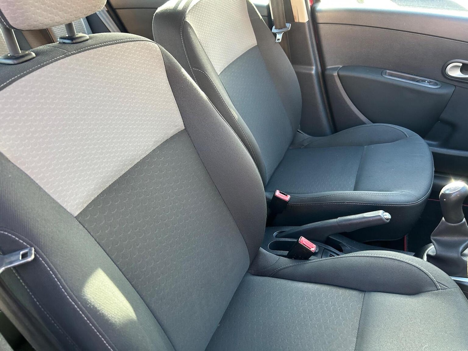 Used Renault Clio 2010 for sale - 76963233: Photo 16