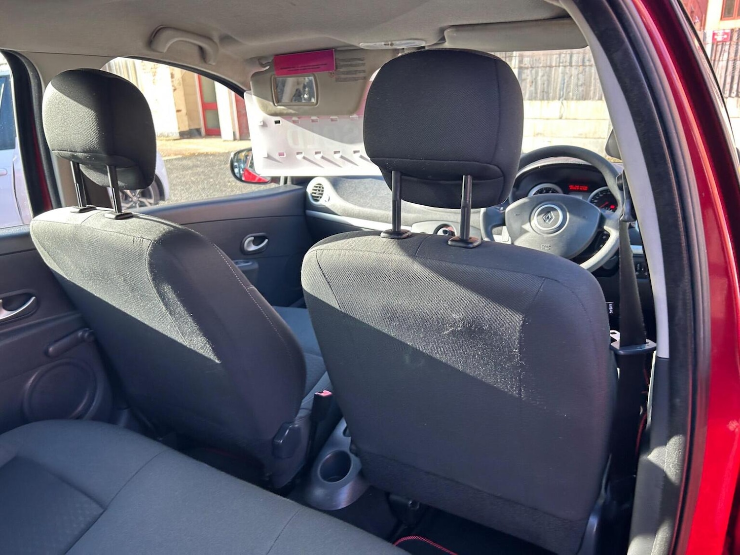 Used Renault Clio 2010 for sale - 76963233: Photo 19