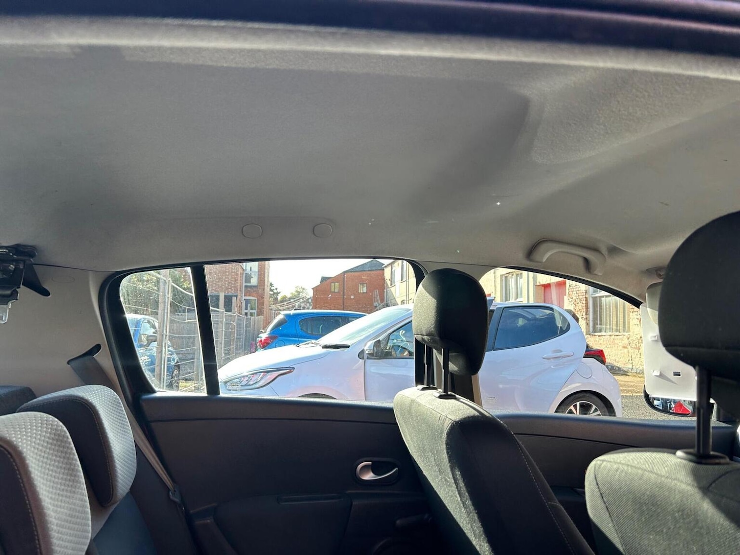 Used Renault Clio 2010 for sale - 76963233: Photo 21