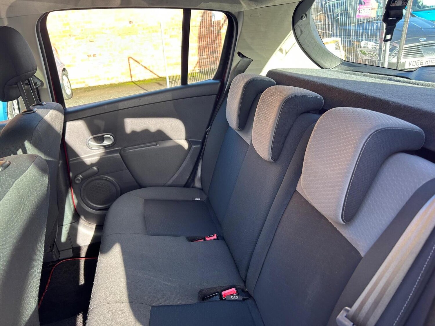 Used Renault Clio 2010 for sale - 76963233: Photo 23