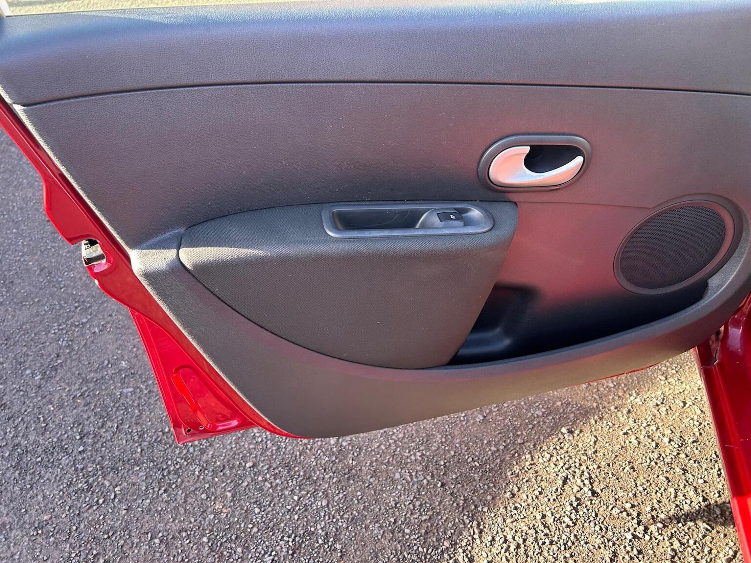 Used Renault Clio 2010 for sale - 76963233: Photo 29