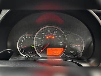 Used Toyota Yaris 2011 for sale - 77080768: Photo