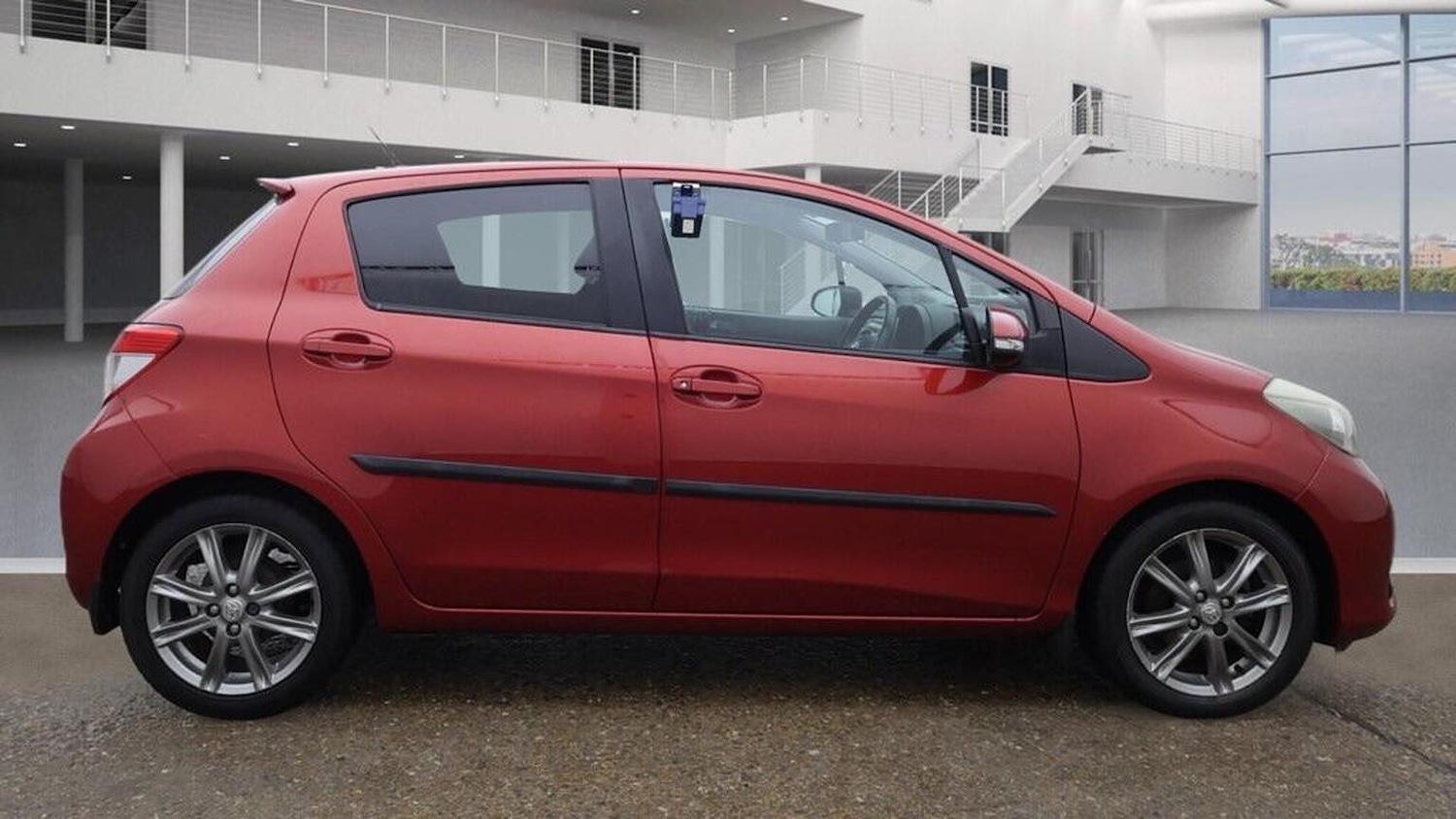 Used Toyota Yaris 2011 for sale - 77080768: Photo 8