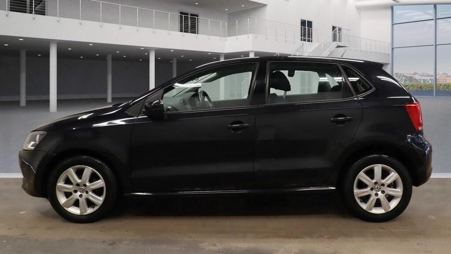 Used Volkswagen Polo 2009 for sale - 77080800: Photo 9