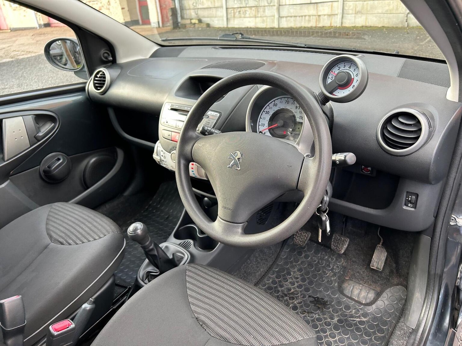 Used Peugeot 107 2013 for sale - 76963256: Photo 13