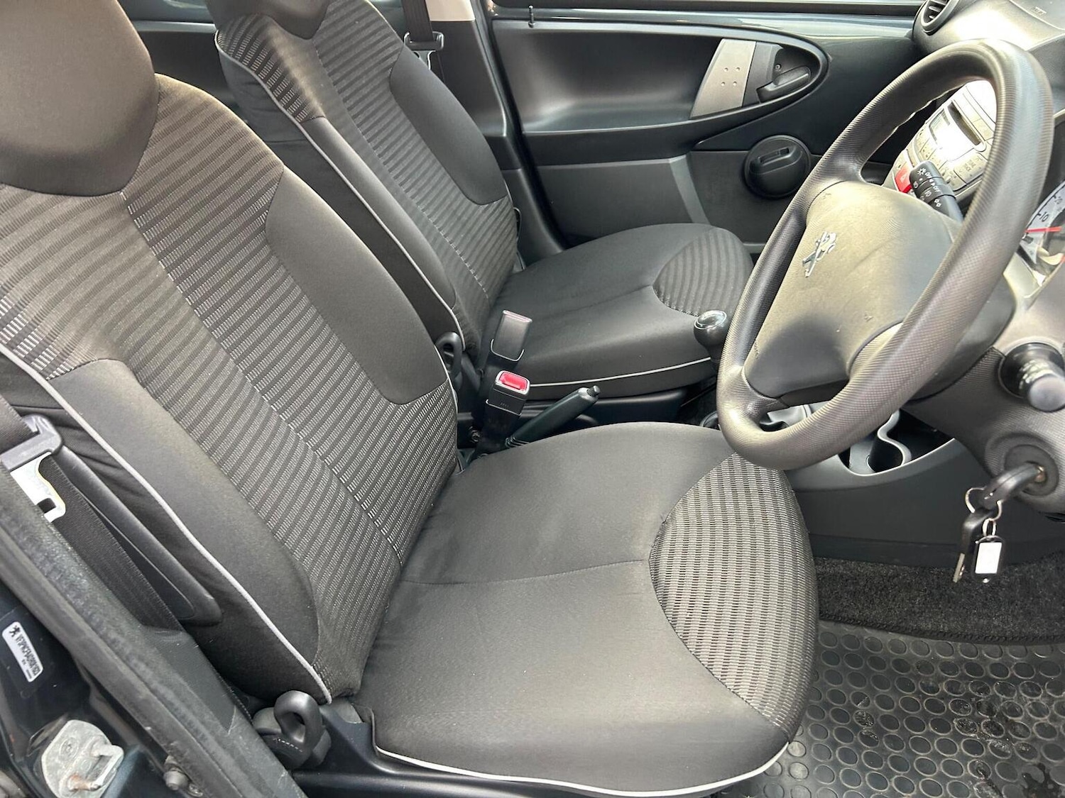 Used Peugeot 107 2013 for sale - 76963256: Photo 16