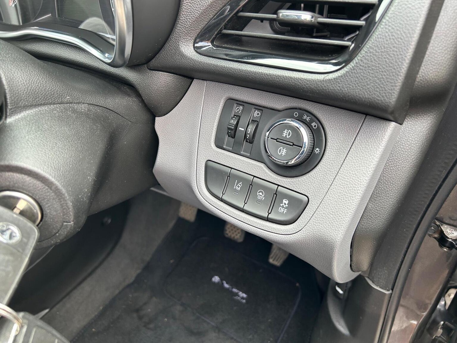 Used Vauxhall Viva 2016 for sale - 76963388: Photo 25