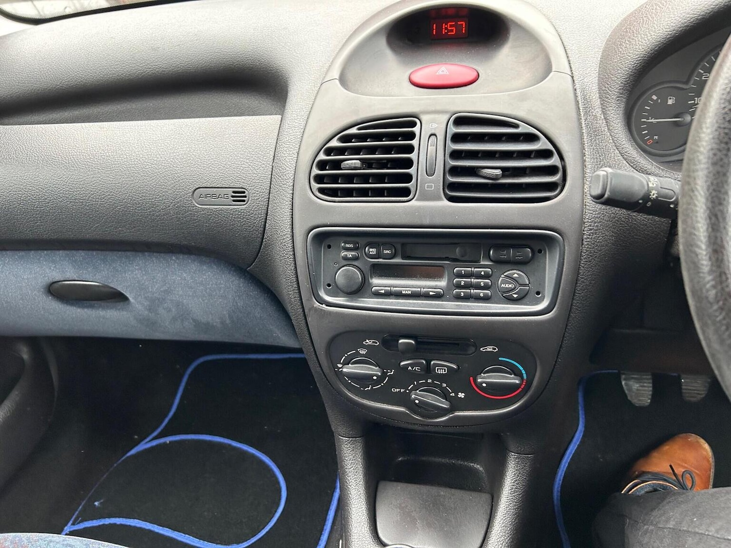 Used Peugeot 206 2000 for sale - 76963229: Photo 12