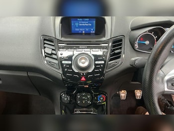 Used Ford Fiesta 2016 for sale - 79105019: Photo