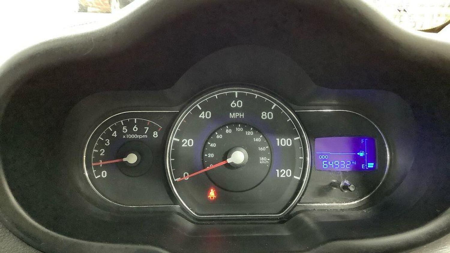 Used Hyundai i10 2011 for sale - 78098290: Photo 2