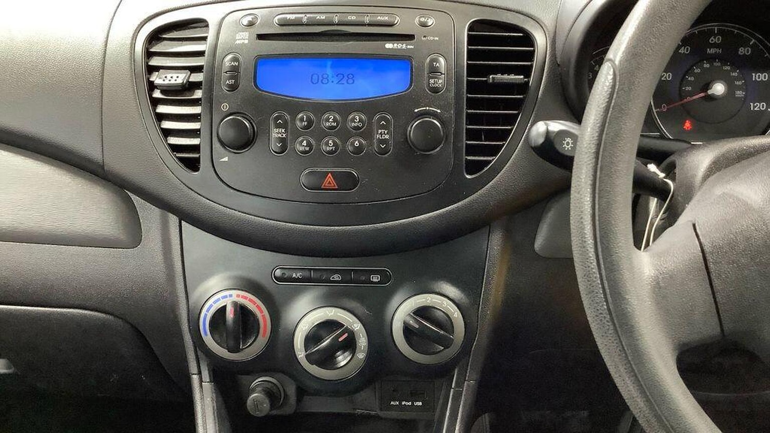 Used Hyundai i10 2011 for sale - 78098290: Photo 3