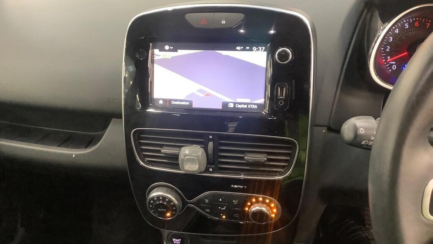 Used Renault Clio 2017 for sale - 77080763: Photo 3