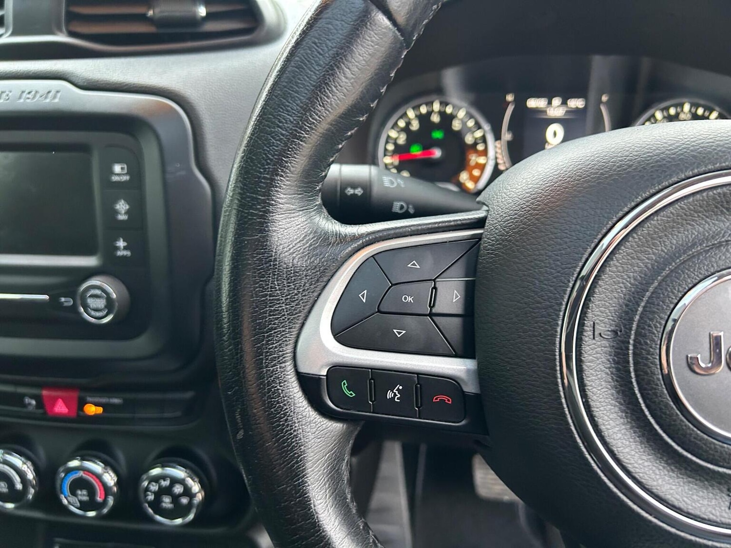 Used Jeep Renegade 2016 for sale - 77329102: Photo 22