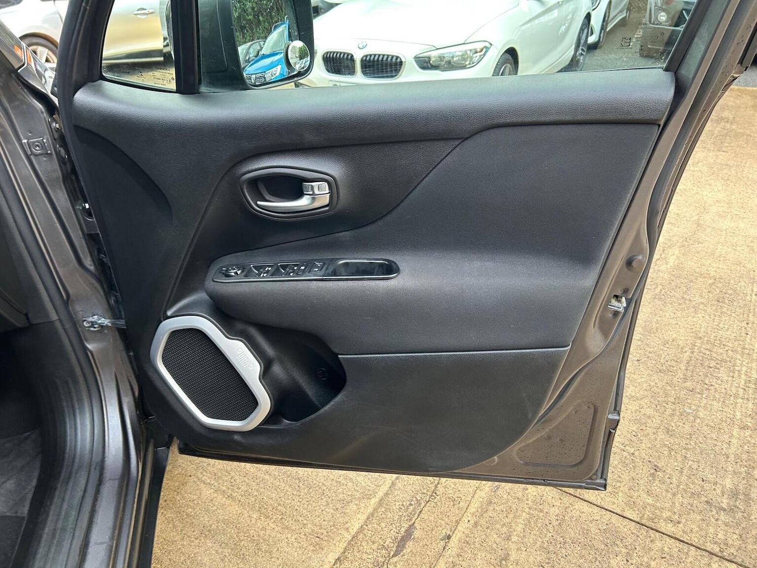 Used Jeep Renegade 2016 for sale - 77329102: Photo 24