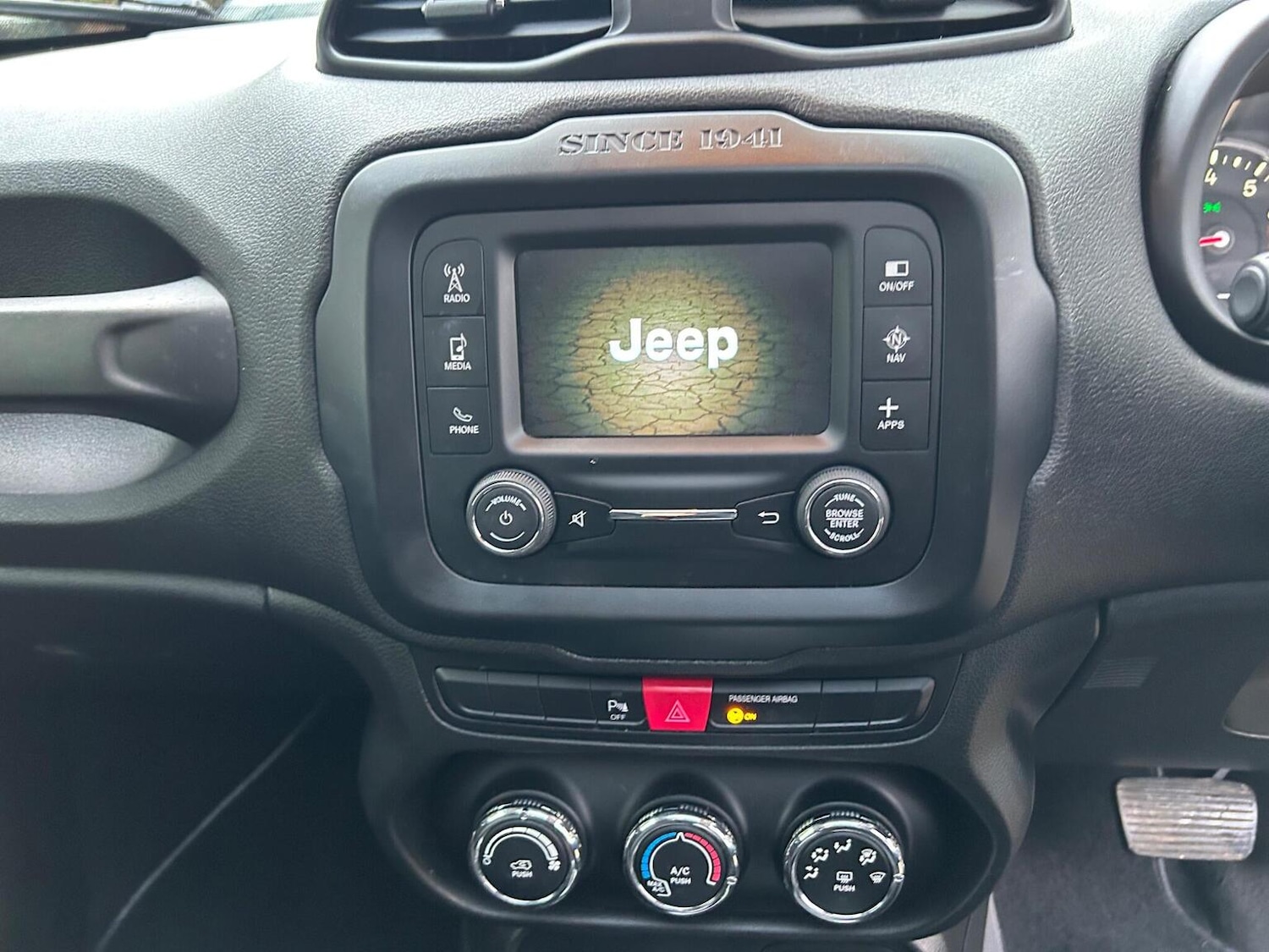 Used Jeep Renegade 2016 for sale - 77329102: Photo 32