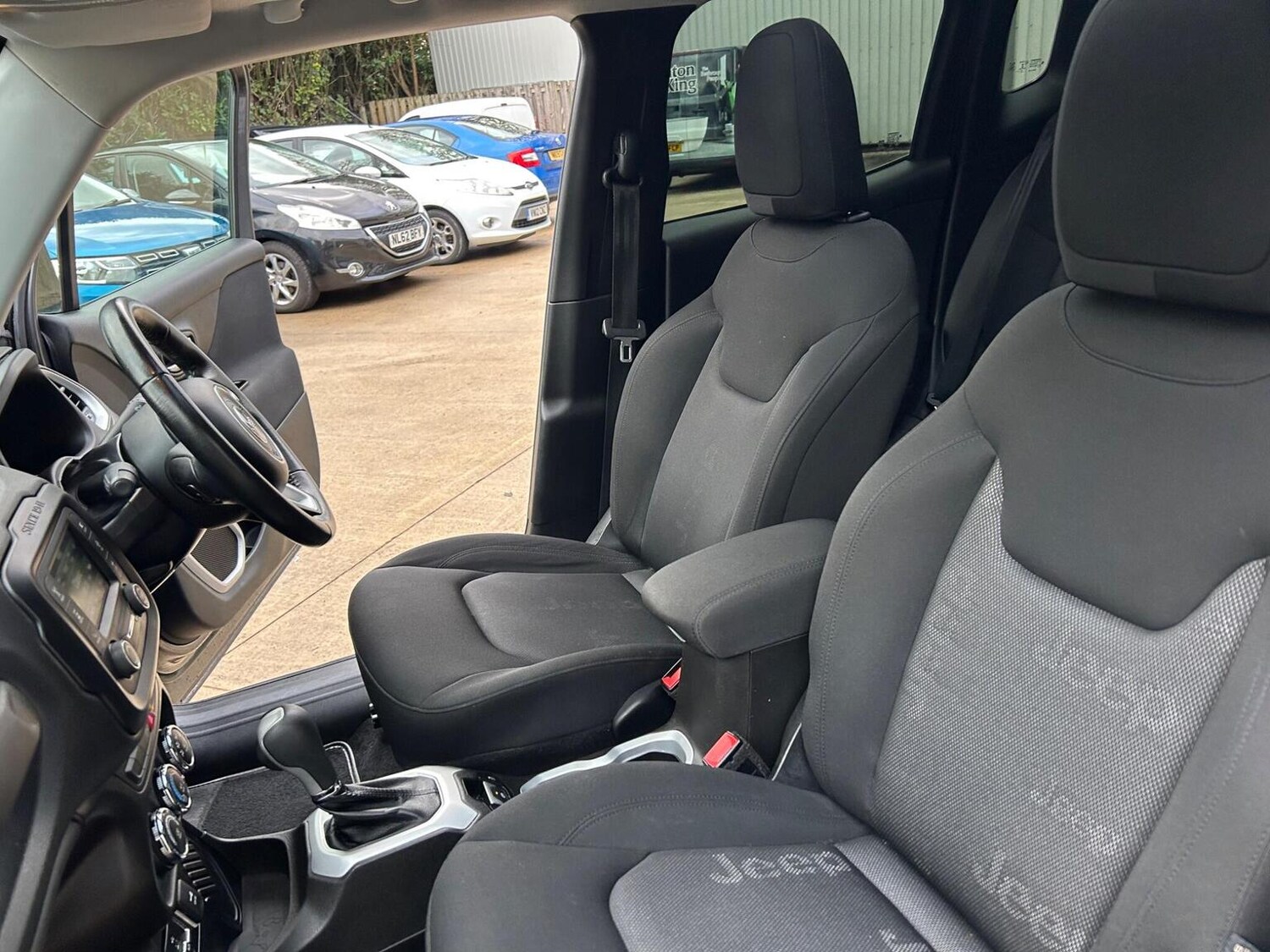 Used Jeep Renegade 2016 for sale - 77329102: Photo 38