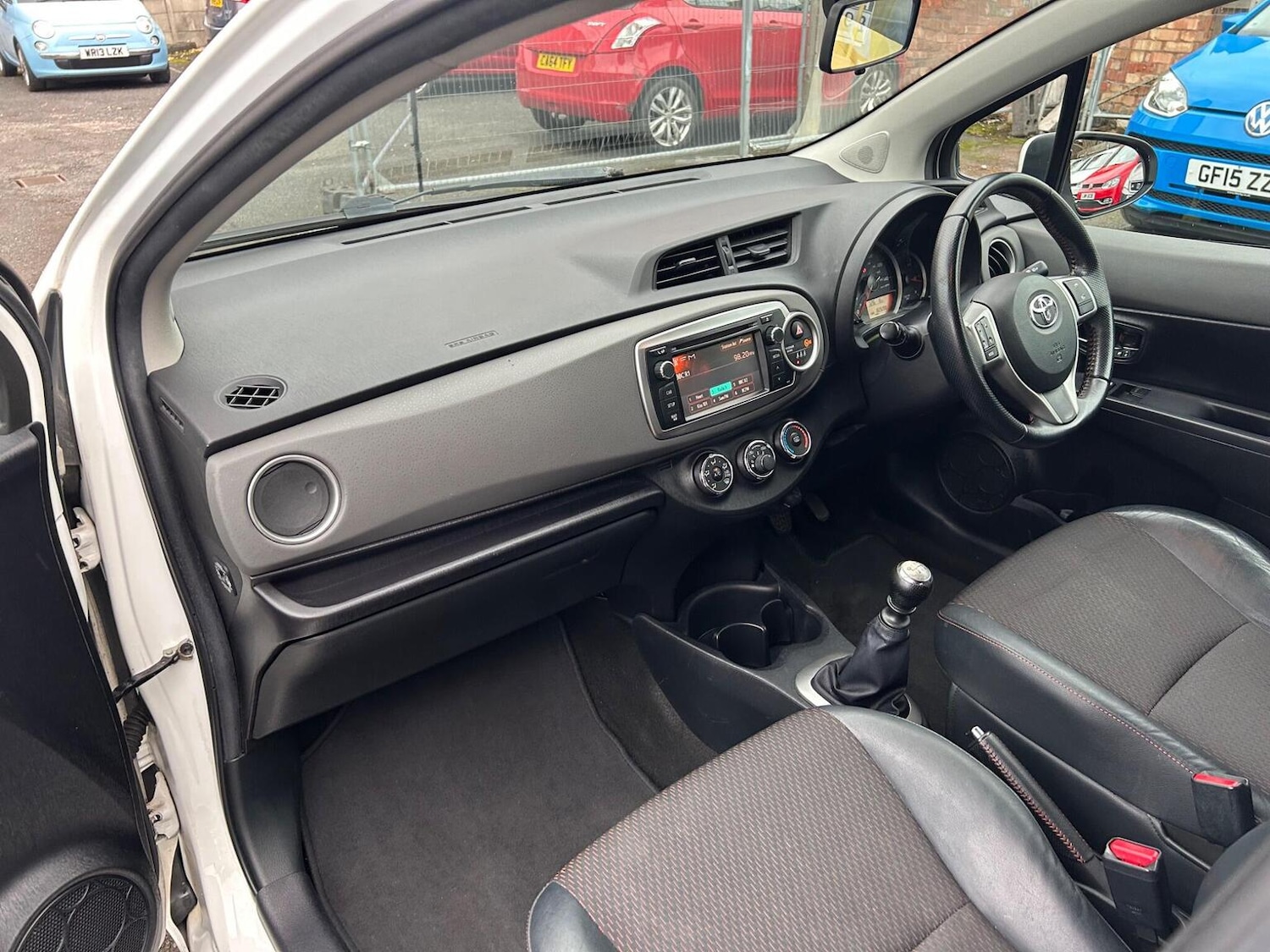 Used Toyota Yaris 2012 for sale - 76963269: Photo 12