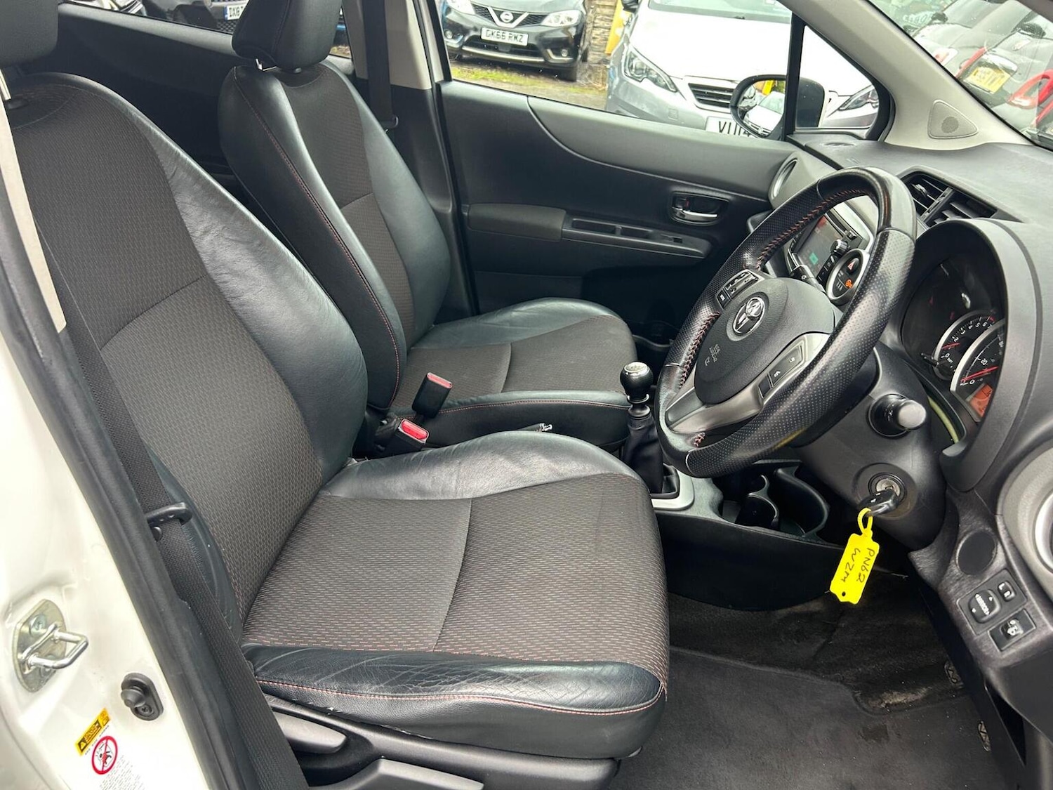 Used Toyota Yaris 2012 for sale - 76963269: Photo 15