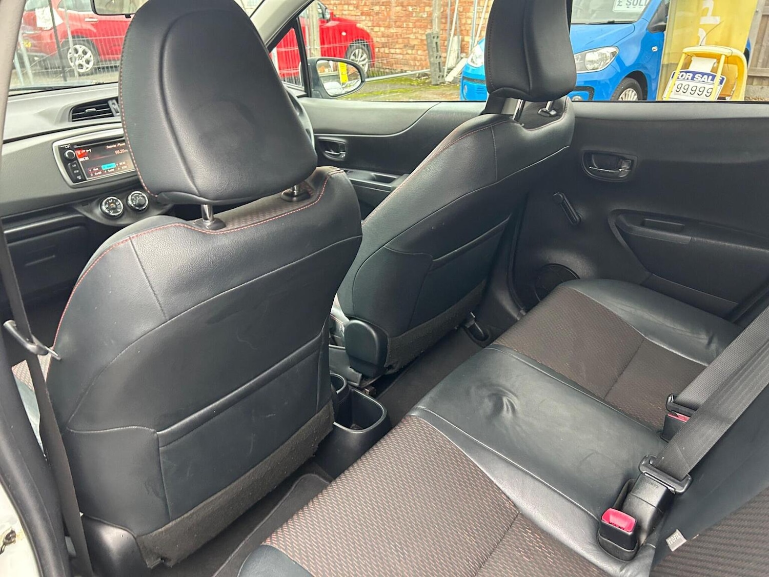 Used Toyota Yaris 2012 for sale - 76963269: Photo 18