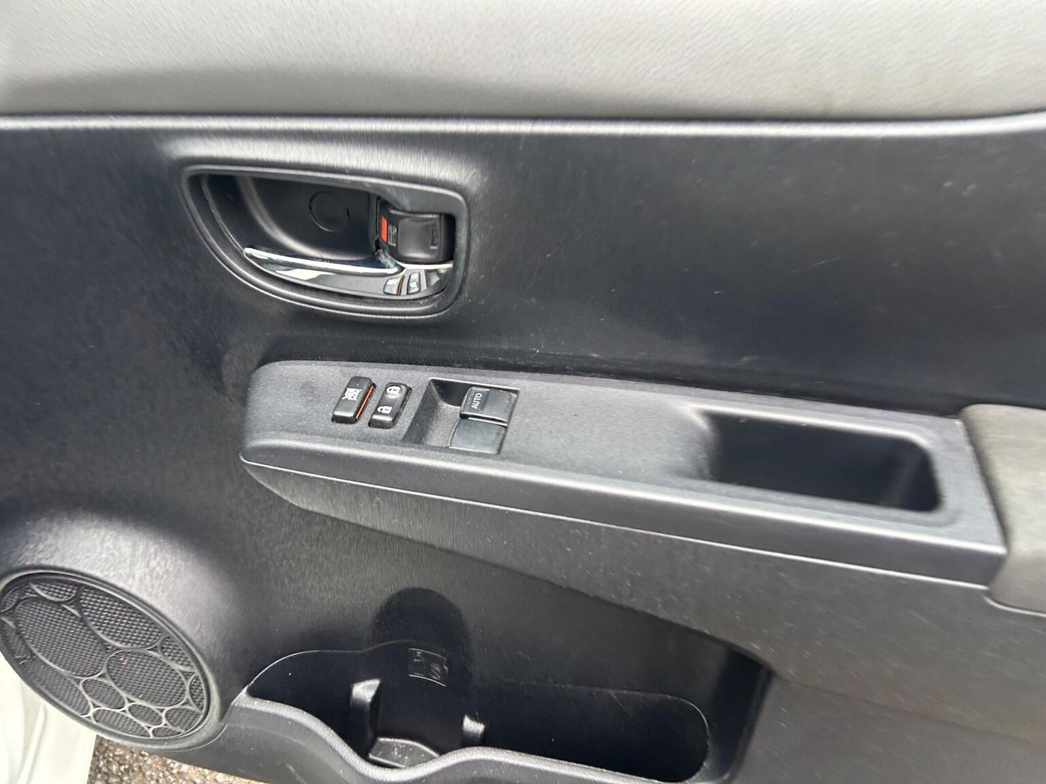 Used Toyota Yaris 2012 for sale - 76963269: Photo 21