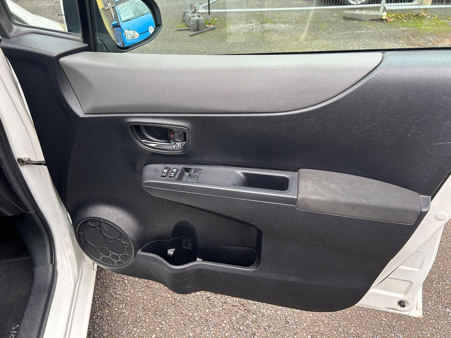 Used Toyota Yaris 2012 for sale - 76963269: Photo 22