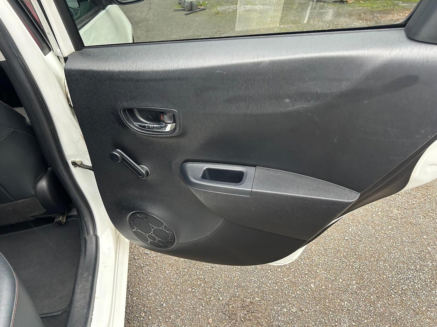 Used Toyota Yaris 2012 for sale - 76963269: Photo 23