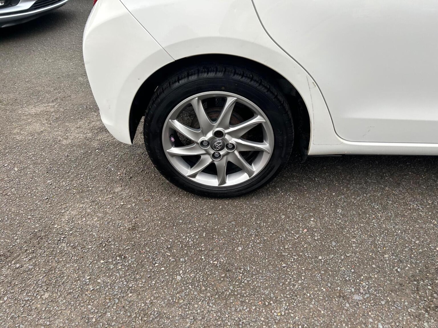 Used Toyota Yaris 2012 for sale - 76963269: Photo 27