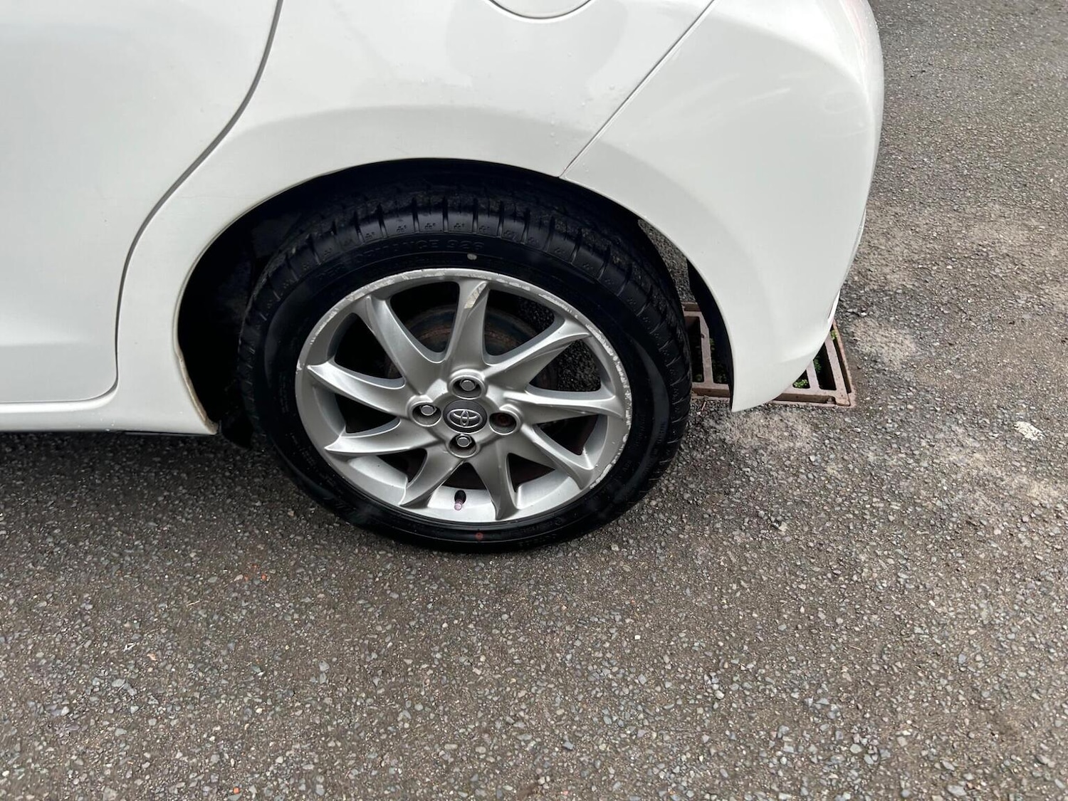 Used Toyota Yaris 2012 for sale - 76963269: Photo 28