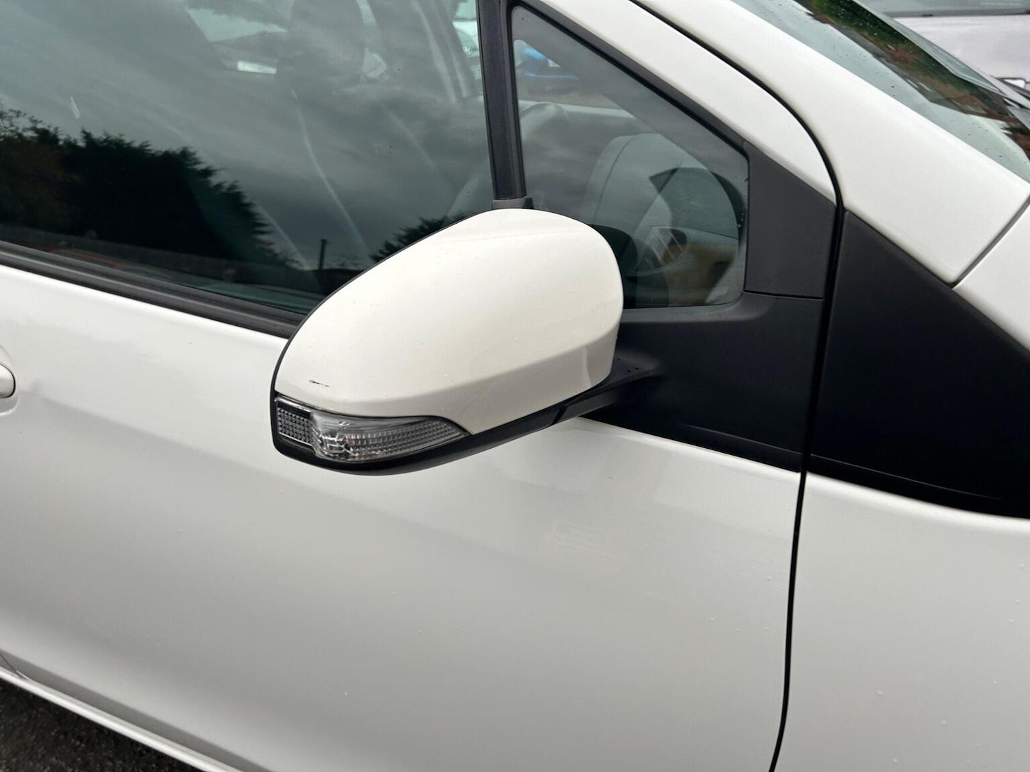 Used Toyota Yaris 2012 for sale - 76963269: Photo 32