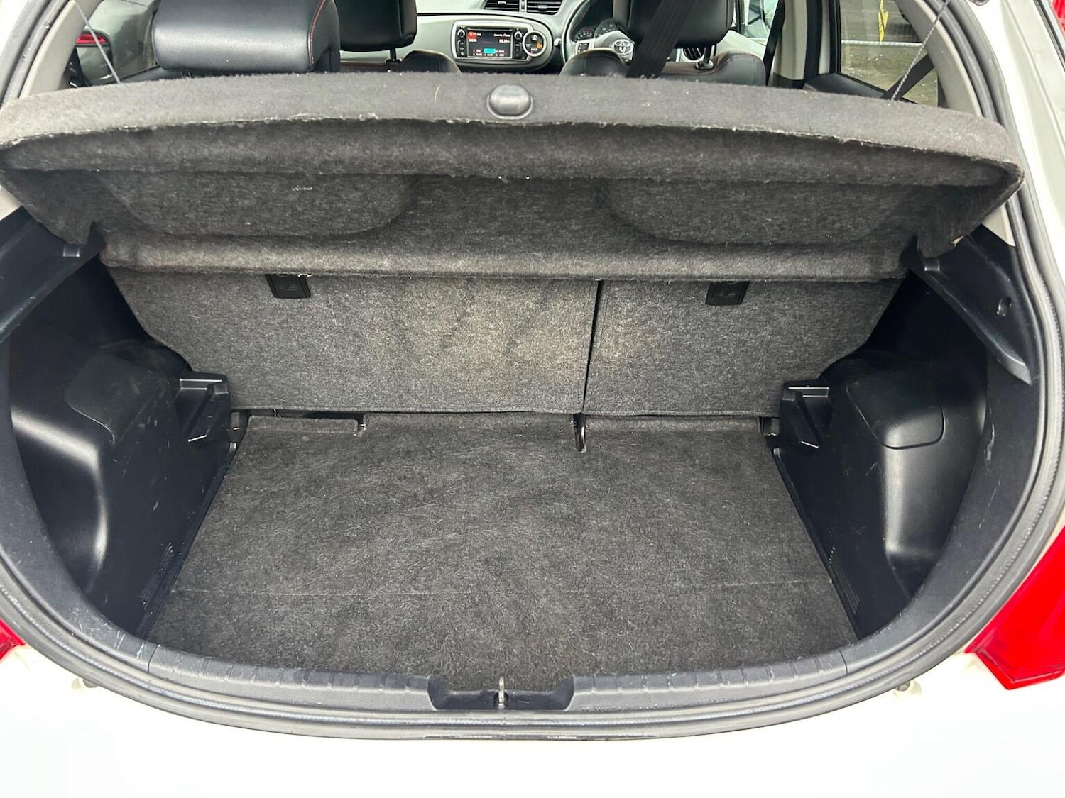 Used Toyota Yaris 2012 for sale - 76963269: Photo 34