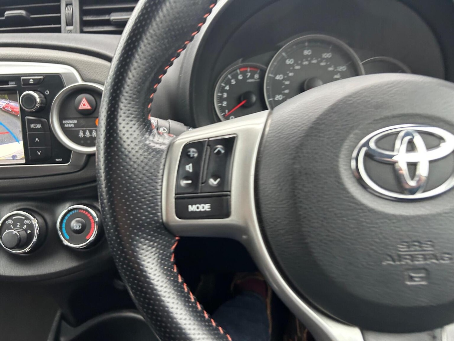 Used Toyota Yaris 2012 for sale - 76963269: Photo 47