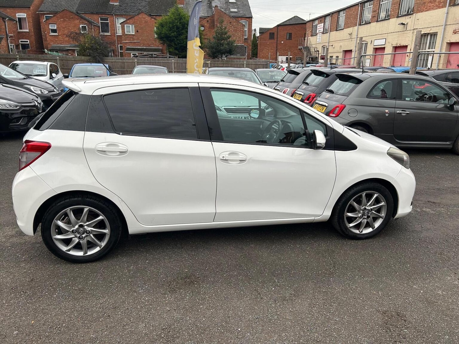 Used Toyota Yaris 2012 for sale - 76963269: Photo 8