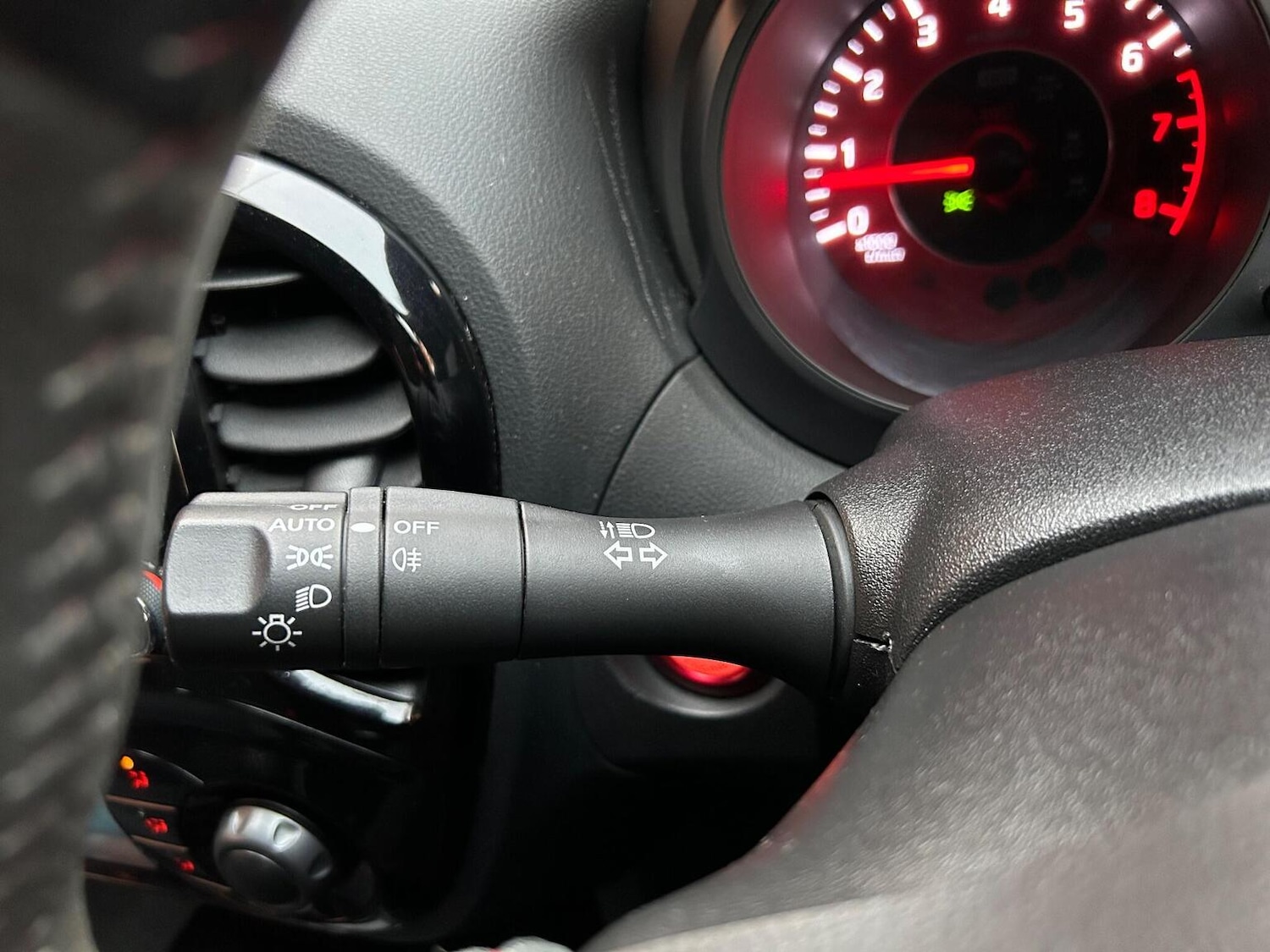 Used Nissan Juke 2014 for sale - 76963297: Photo 27