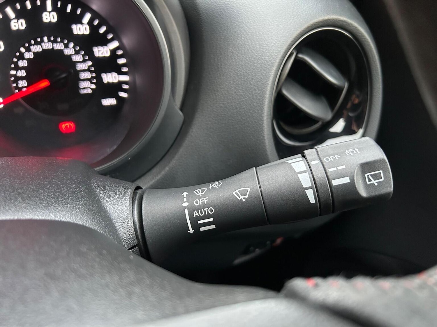 Used Nissan Juke 2014 for sale - 76963297: Photo 28