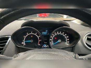 Used Ford Fiesta 2014 for sale - 79372070: Photo