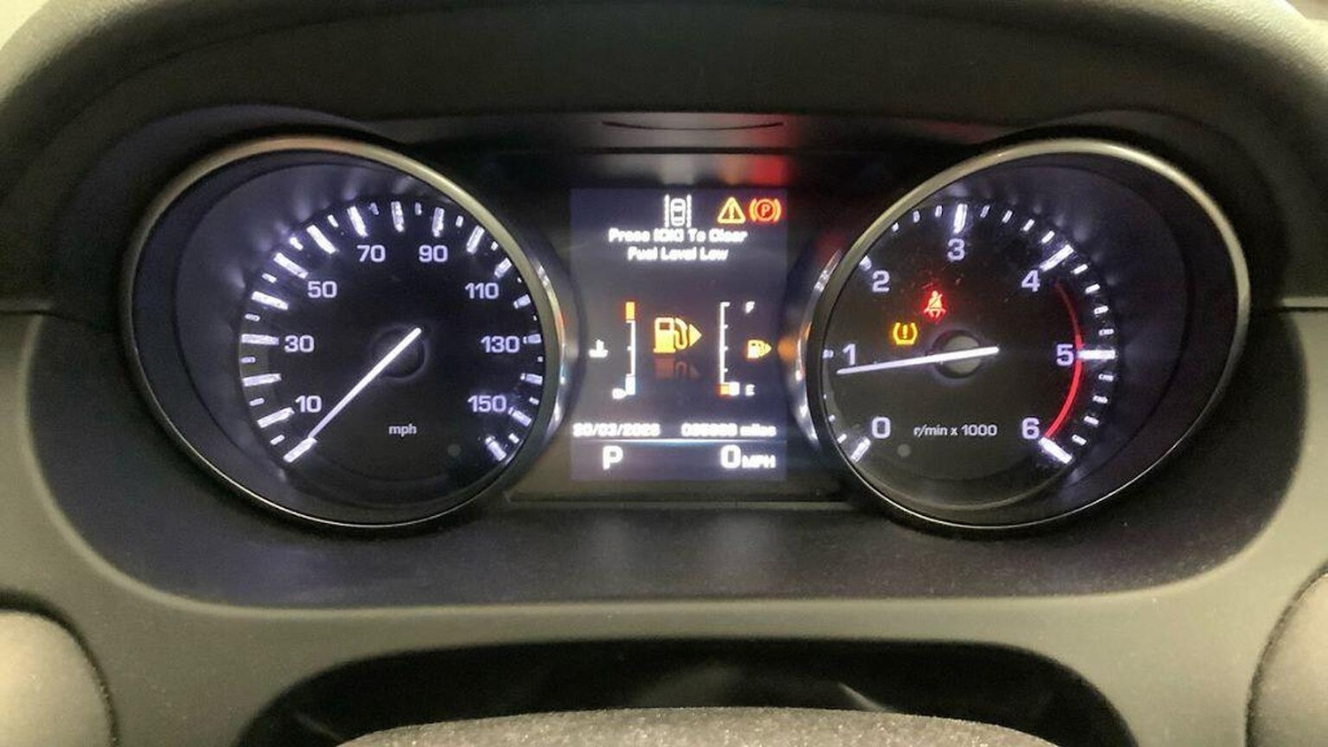 Used Land Rover Discovery Sport 2015 for sale - 78098109: Photo 3