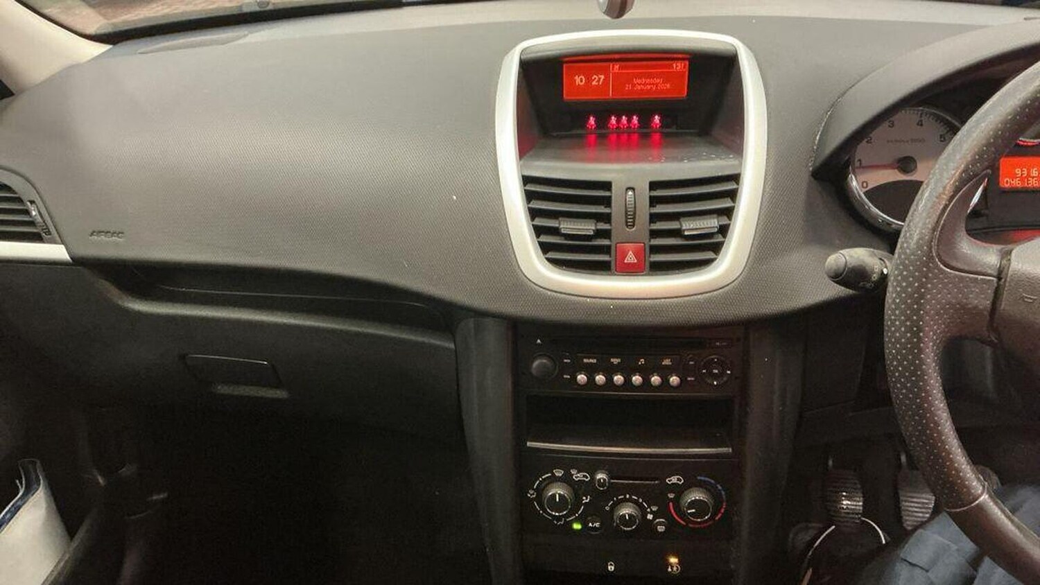 Used Peugeot 207 2010 for sale - 77423355: Photo 11