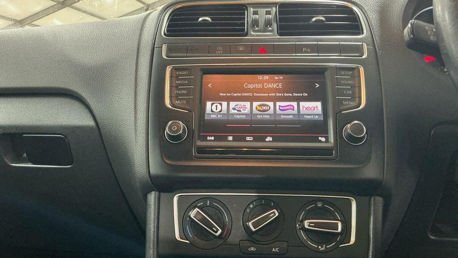 Used Volkswagen Polo 2015 for sale - 77558635: Photo 11