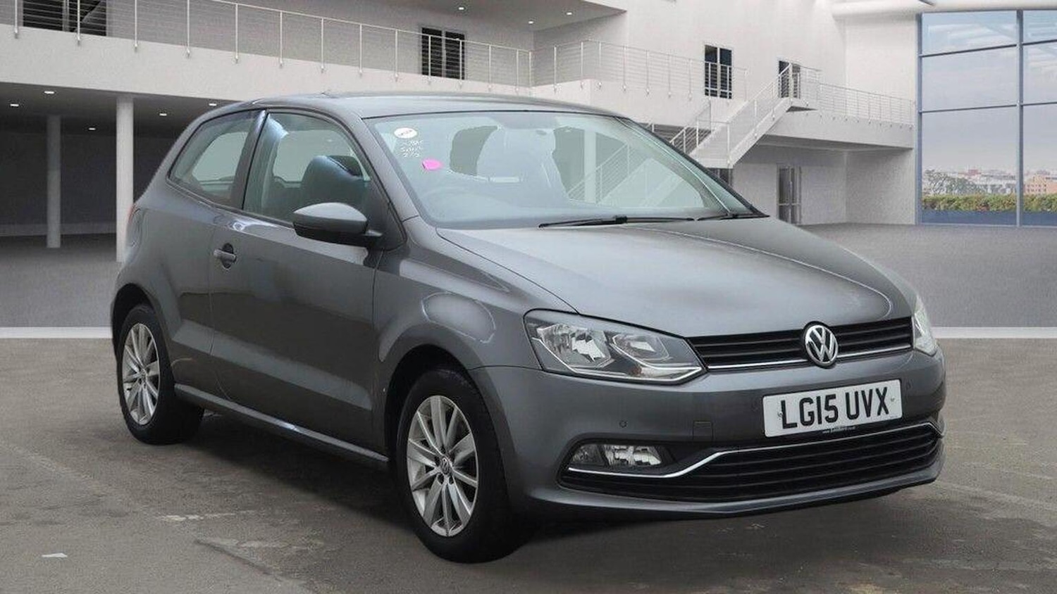 Used Volkswagen Polo 2015 for sale - 77558635: Photo 2