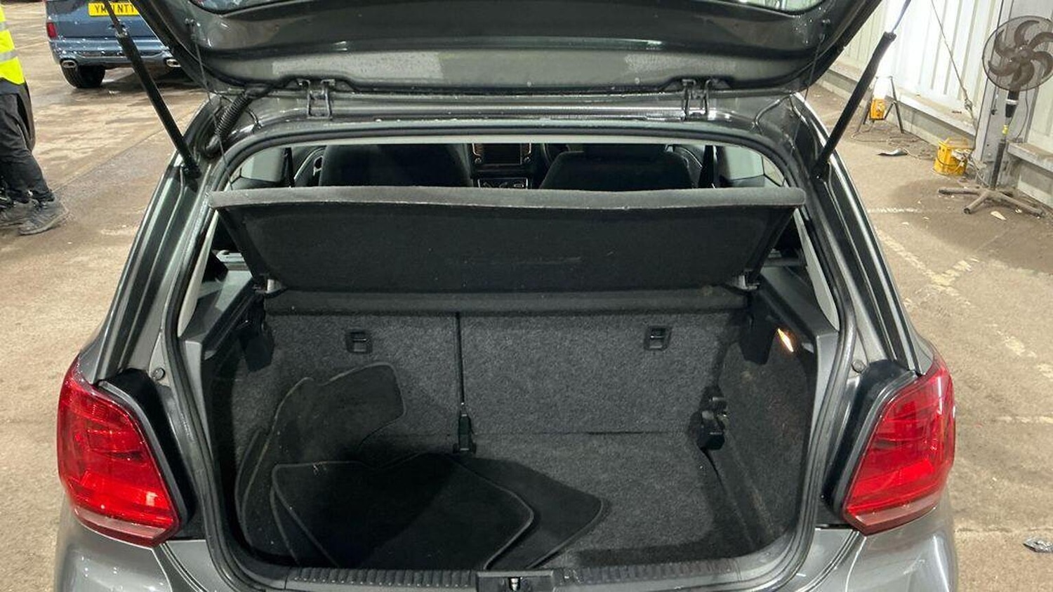 Used Volkswagen Polo 2015 for sale - 77558635: Photo 8