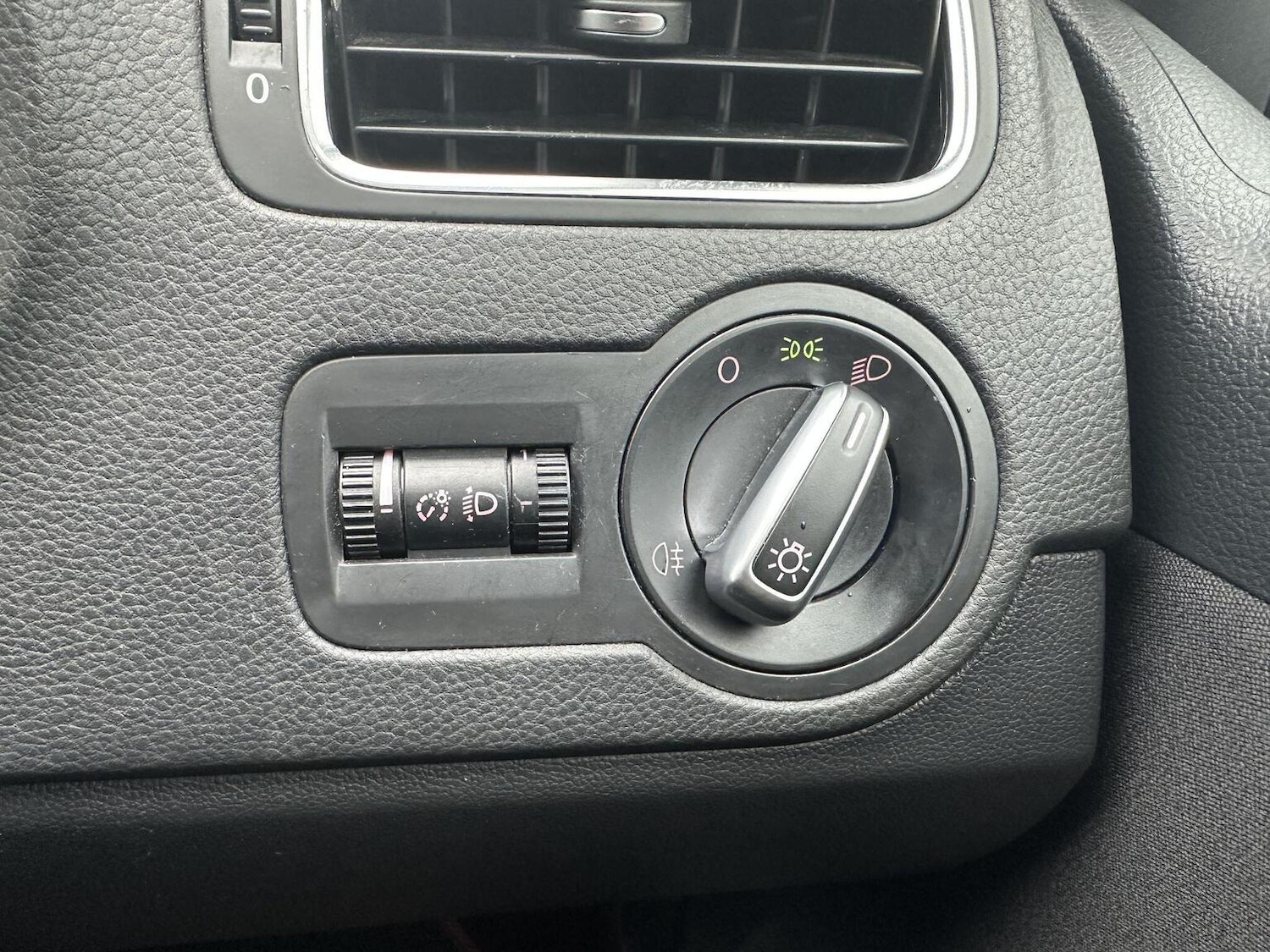 Used Volkswagen Polo 2009 for sale - 77350159: Photo 22