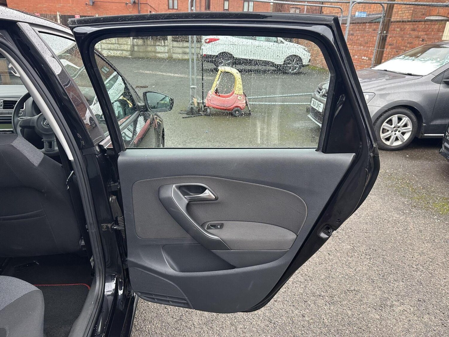 Used Volkswagen Polo 2009 for sale - 77350159: Photo 25