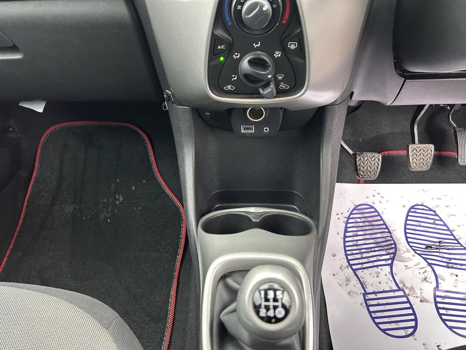 Used Toyota AYGO 2015 for sale - 76963454: Photo 12