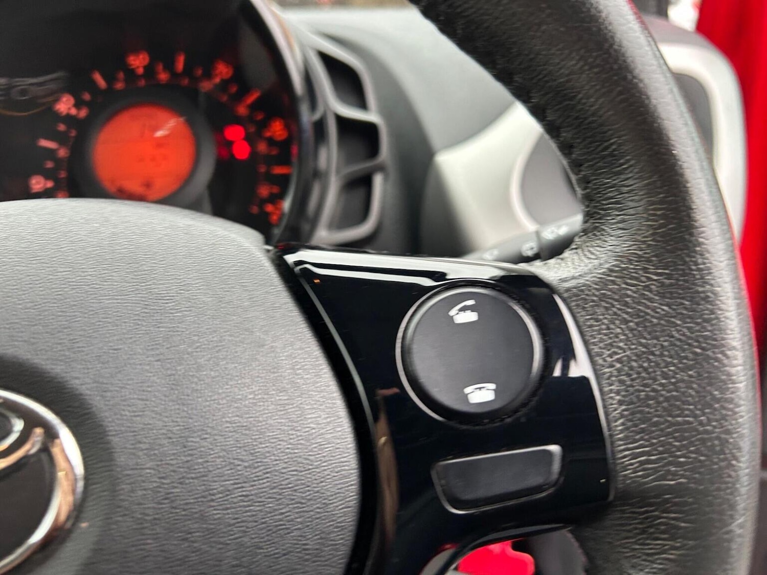 Used Toyota AYGO 2015 for sale - 76963454: Photo 19