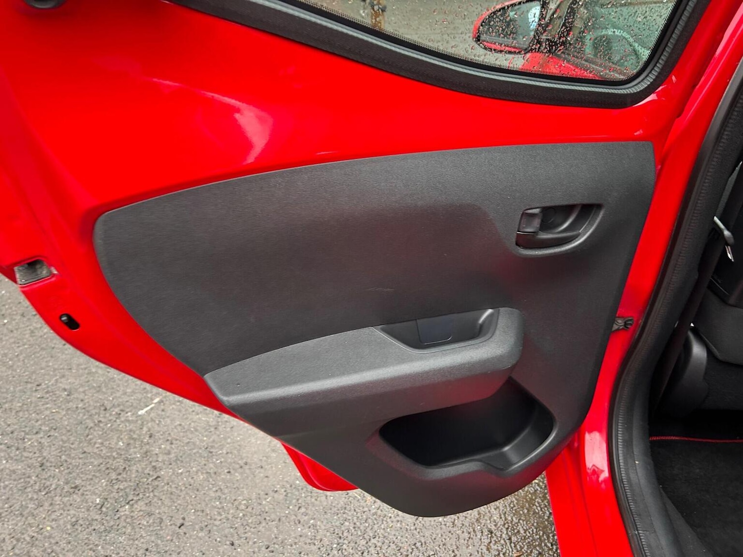 Used Toyota AYGO 2015 for sale - 76963454: Photo 25