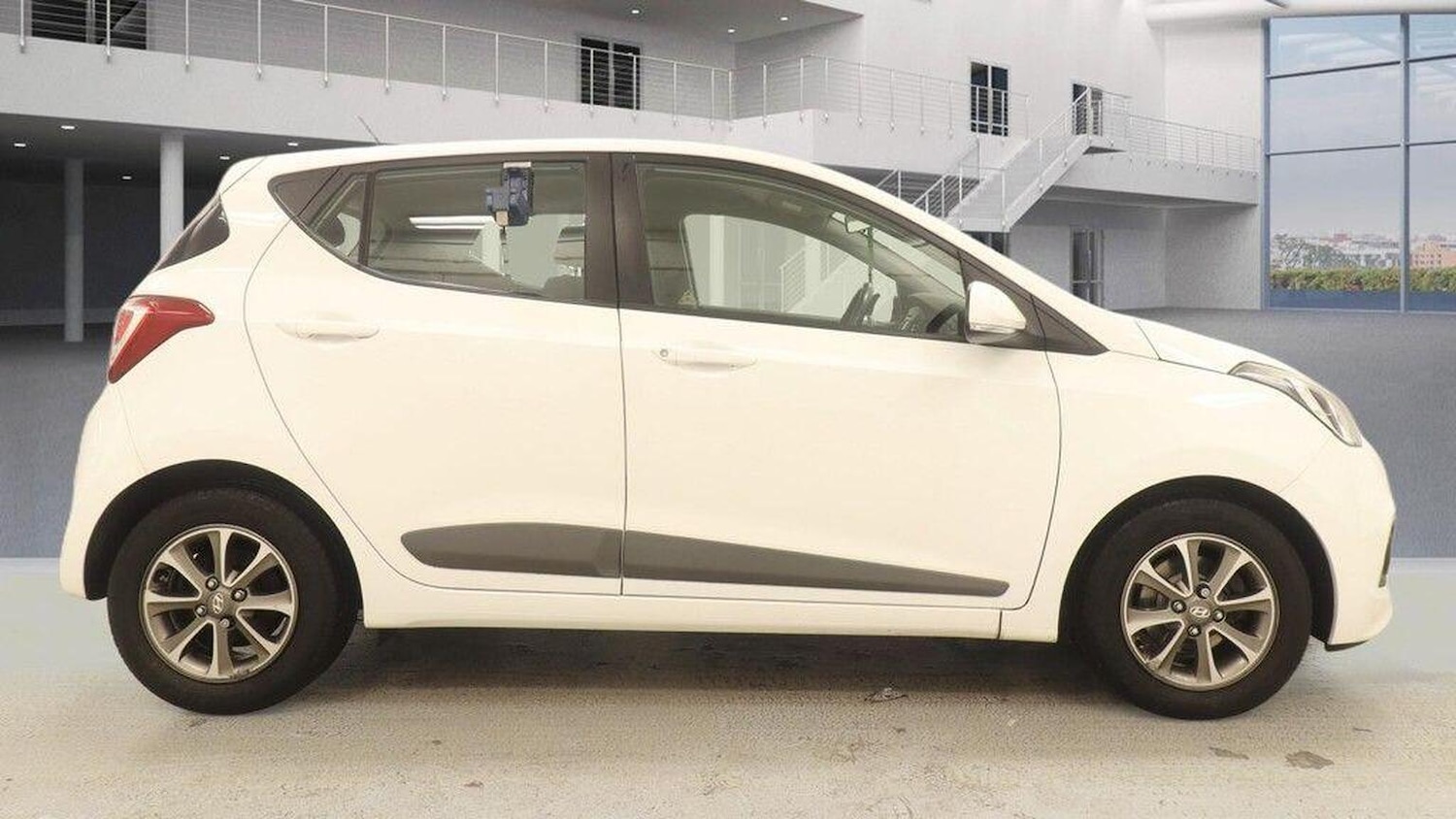 Used Hyundai i10 2015 for sale - 77584631: Photo 6