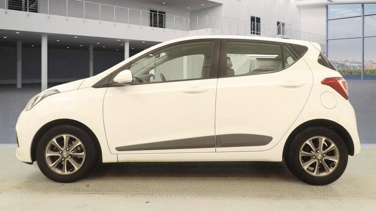 Used Hyundai i10 2015 for sale - 77584631: Photo 7
