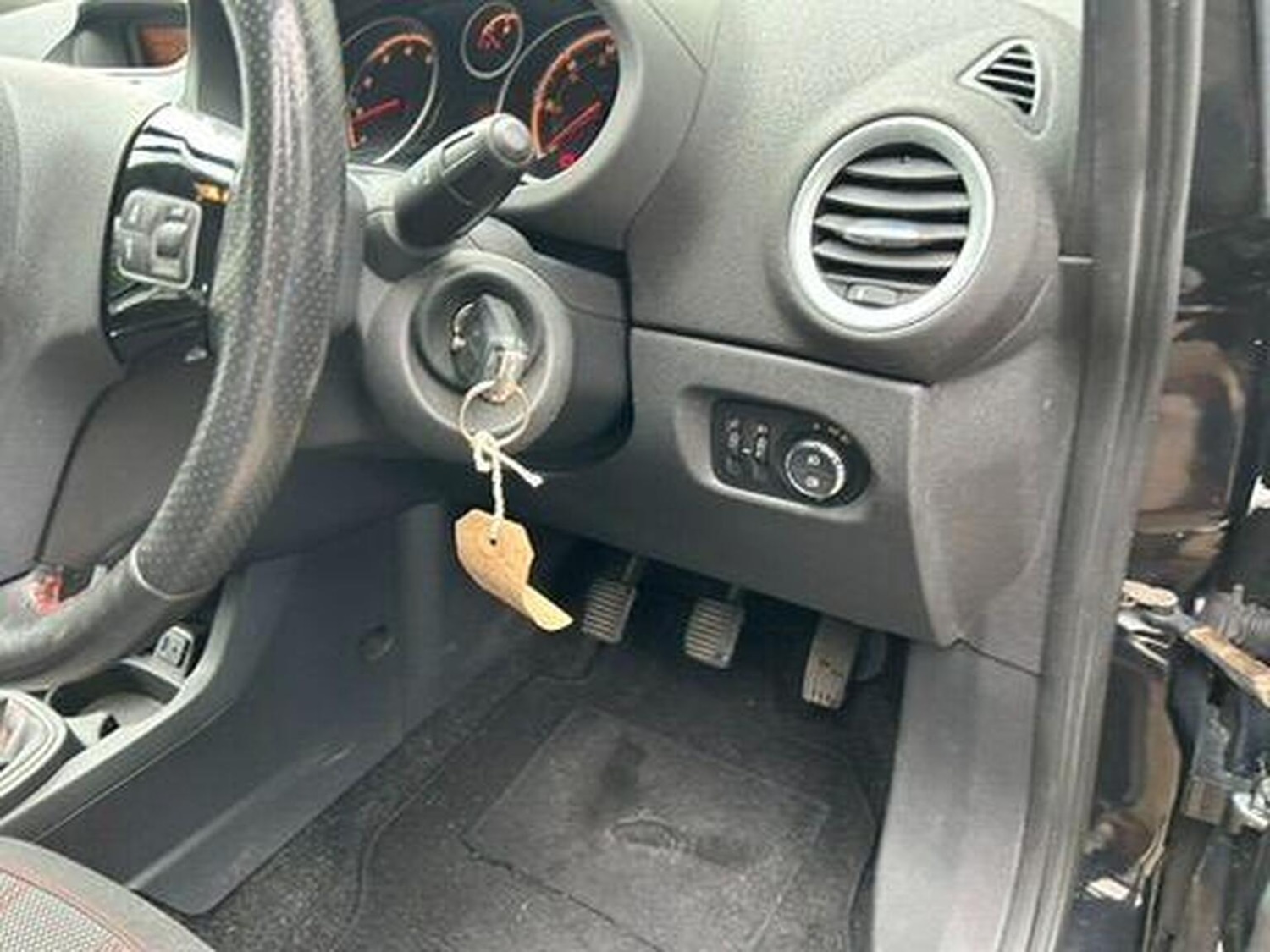 Used Vauxhall Corsa 2011 for sale - 77707143: Photo 21